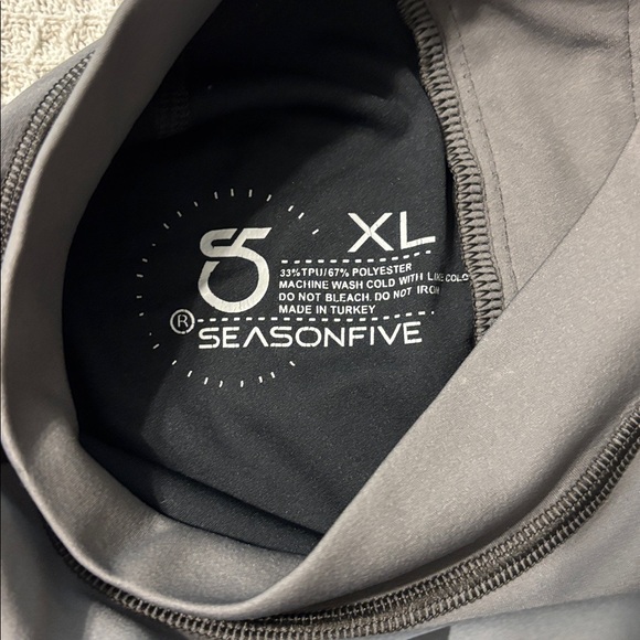 Season Five Rash Guard - Picture 7 of 7